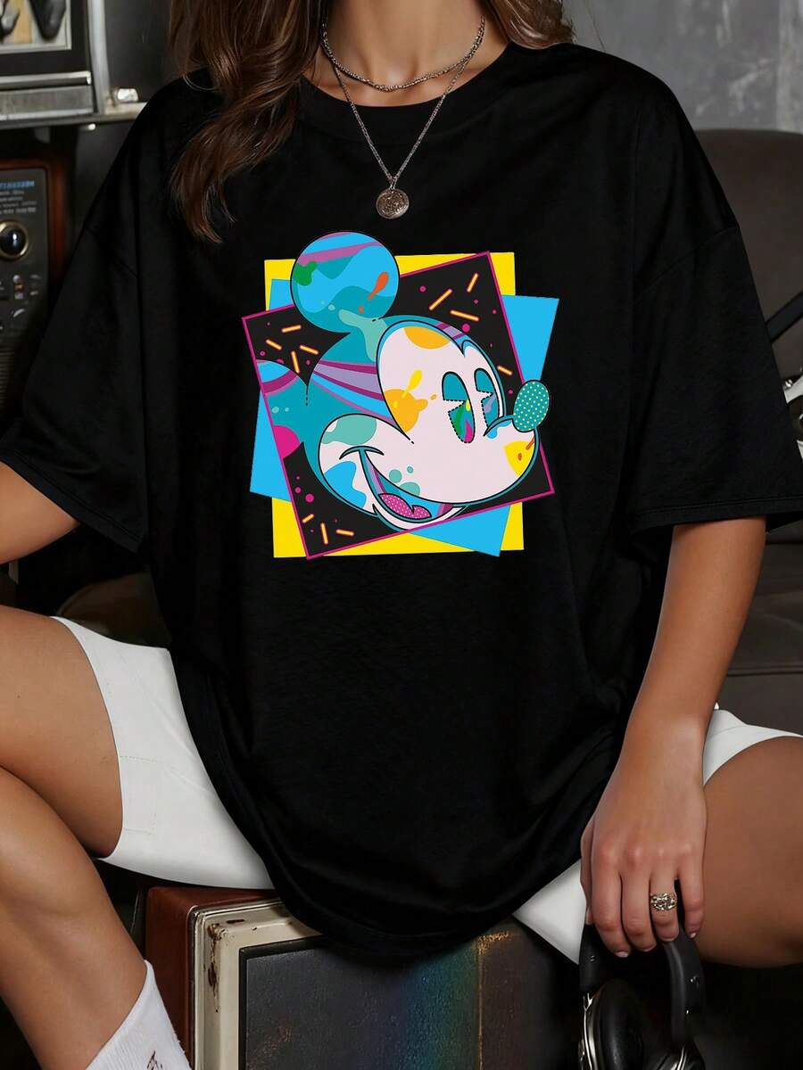 Colorful Figure With Geometric Shapes Representing The Joy And Vitality Of Modern Urban Art, Expressing Positive Energy And Creativity. Comfortable Casual Women's T-Shirt For Everyday Wear. - 黑色 - 查看 1