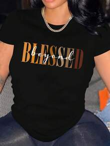 Camiseta de manga corta para mujer con la frase "Blessed Beyond Black Women" impresa en ella. - Negro - Ver 1
