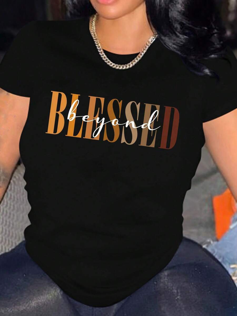 Camiseta de manga corta para mujer con la frase "Blessed Beyond Black Women" impresa en ella. - Negro - Ver 1