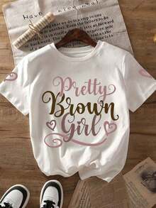 Camiseta de cuello redondo con estampado de letras y eslogan de dibujos animados para niñas, top suave informal de verano para adolescentes, adecuada para actividades de ocio diarias. - Blanco - Ver 2