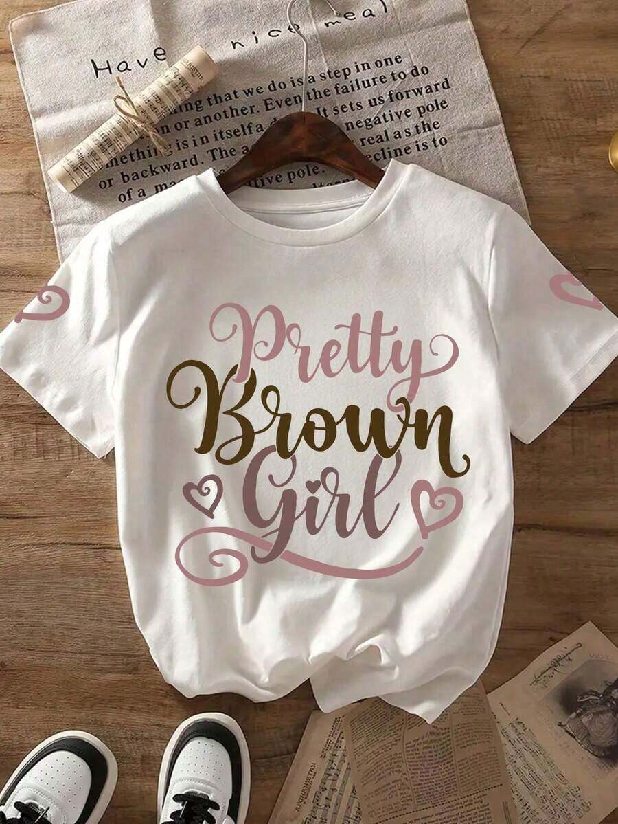Camiseta de cuello redondo con estampado de letras y eslogan de dibujos animados para niñas, top suave informal de verano para adolescentes, adecuada para actividades de ocio diarias.