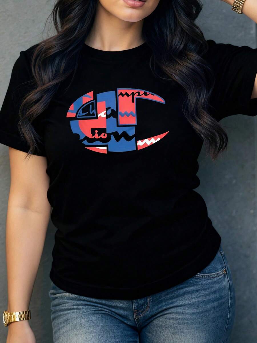 Forma abstracta en tonos rojo y azul que representa energía creativa y contraste dinámico inspirando movimiento y equilibrio visual en camiseta para mujer moderna y casual - Negro - Ver 1