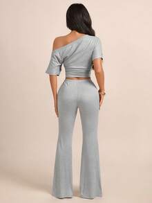 abyoxi Bộ đồ gồm áo croptop trễ vai màu xám xếp ly và quần ống loe cạp chun - Phong cách thường ngày gợi cảm. - hoa màu xám - Xem 2