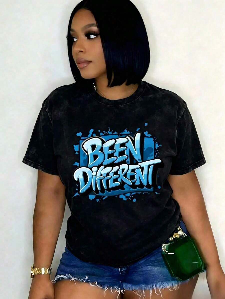 Nueva Llegada 2026: Camiseta de Manga Corta con Estampado Gráfico Oversize para Mujer, Diseño Inspirado en Graffiti Azul, Estilo 'S Comfit, Ropa de Mujer a la Moda, Estilo Retro Y2K para Amantes del Campus, Viajes Diarios, Festivales de Música, Citas de Brunch. Top Versátil, Tejido Suave, Transpirable, 100% Algodón, Camiseta de Mujer para Uso Diario con Estampado Gráfico. - Negro 1 - Ver 1