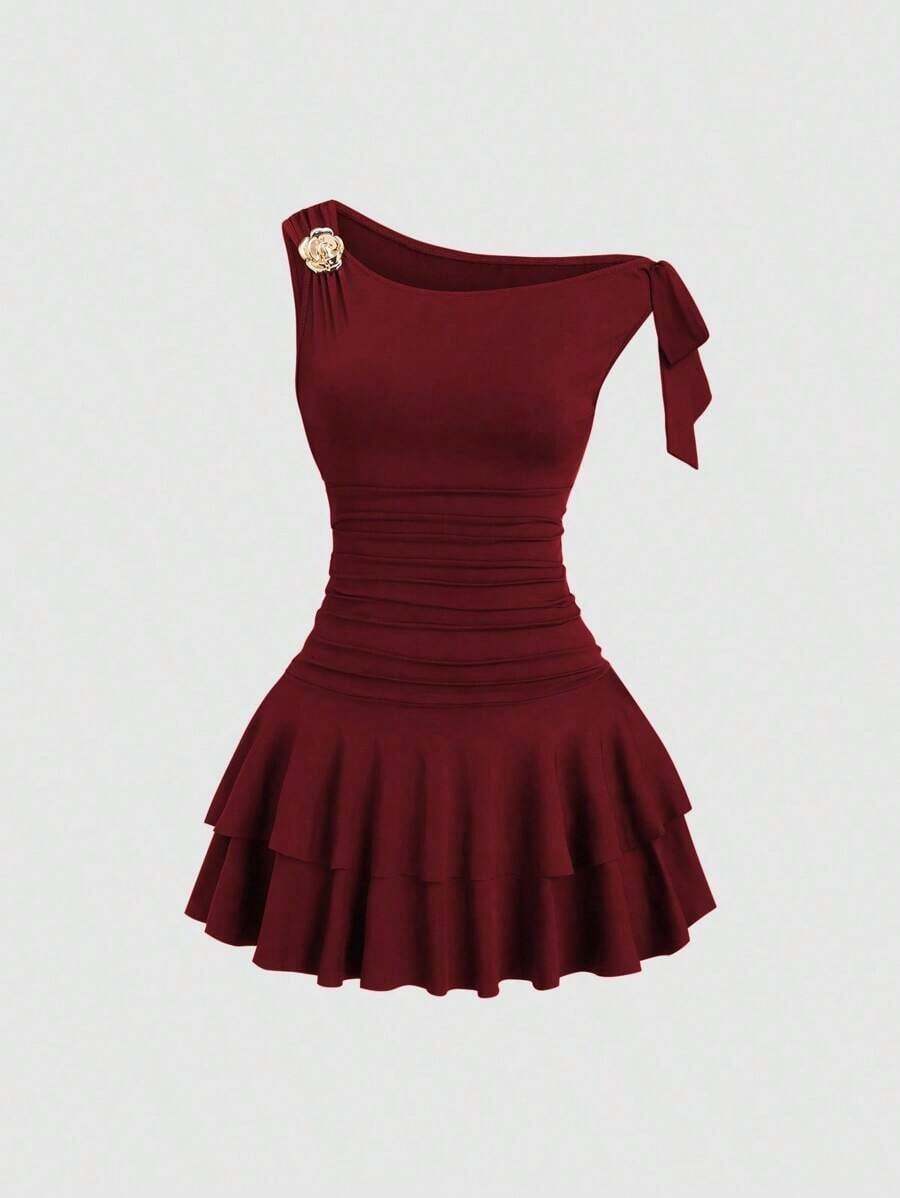 Fashionable Dress With Metal Flower Embellishment, Gathered Shoulders And Hem - 酒紅色 - 查看 1