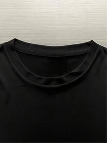 Camiseta estampada para hombre "Confía en Nosotros" Versión B con estampado de pistola y eslogan - 1 pieza, 100% algodón, tallas S a XXXL, camiseta casual de algodón de manga corta y cuello redondo para primavera y verano, adecuada como regalo.Nueva Camiseta Elegante - Negro - Ver 4