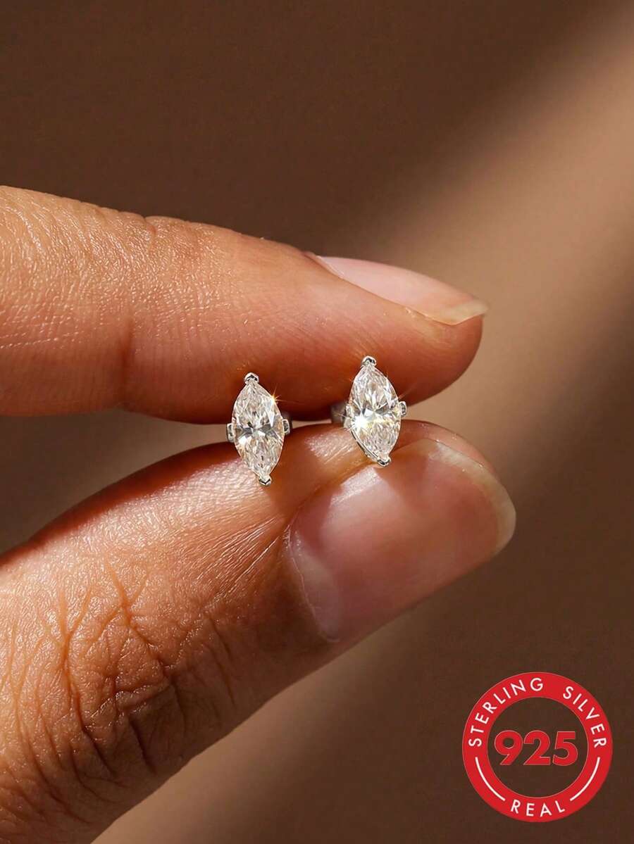 1 Đôi bông tai bạc 925 hình kim cương 4 chấu, thanh lịch và lãng mạn, quà tặng sinh nhật/kỷ niệm chất lượng cao cho bạn gái. - Hoa tai mắt ngựa bốn móng - Xem 1