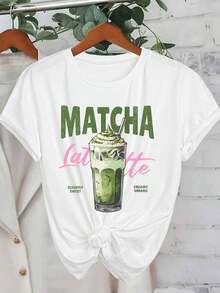 Camiseta de manga corta con cuello redondo con estampado de cartas y bebida de té matcha para mujeres - Blanco - Ver 6