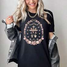 1 Catholic Marian T-Shirt, Catholic Gift, Catholic Marian Religious T-Shirt, Christian Faith Clothing, Floral Religious T-Shirts For Women, T-Shirt With Cross, Cute Summer T-Shirts For Women, Printed Round Neck T-Shirt, Graphic T-Shirts For Women, 180g 100% Cotton, All Designs Are Printed. Unisex. - 黑色006 - 查看 2