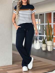 Conjunto informal de 2 piezas para primavera/verano, con top de manga corta de color contrastante y pantalones de cintura ceñida de unicolor. Ajuste favorecedor y cómodo apto para uso diario - Negro - Ver 7