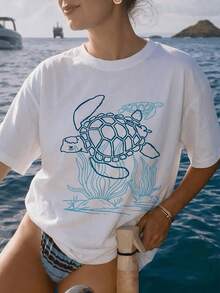 Women's Oversized T-Shirt With Y2K Style Sea Turtle Graphic Design, Casual Short Sleeve Crew Neck T-Shirt, Streetwear Style, Vintage Retro Summer Ocean Print Top, Beach Vacation Outfit, Daily Wear, Coffee Date, Surf Trip, Party, Vacation Fashion For Teens, Loose Graphic T-Shirt For Young Women And Ocean Lovers. - 白色的 - 查看 7