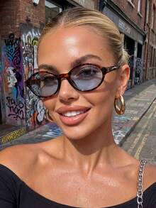 1 Pair Oval Small Frame Sunglasses, Suitable For Matching Outfits, Travel, Summer Accessories, Sports Style, Driving, Festivals, Beach, Electronic Dance, Vacation, Family Outings, Golf, Hiking, Elegant Attire, Street Style Accessories, Vacation Atmosphere - Leopard Blue - View 1