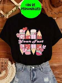 Camiseta personalizada para hombres y mujeres de San Valentín y Día del Maestro - Impresión de nombre personalizado en el pecho, diseño gráfico de corazón y suministros, elegante y casual de manga corta, lavable a máquina, camisetas de San Valentín, atuendo romántico, diseño divertido, camiseta de tela suave Y2k Camiseta Camisa De - Negro - Ver 1