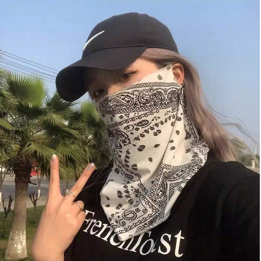 复古黑色佩斯利印花头带/面罩，无缝街头风保暖脖套，透气多功能围巾，百搭头带/脖套，适合Y2K风格穿搭、休闲装、街头风和户外活动。轻盈弹力保暖脖套，适合徒步、骑行、跑步、摩托车骑行等户外活动。