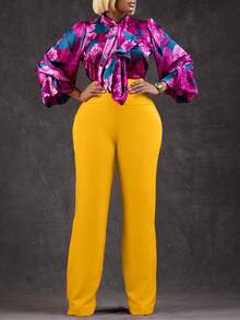 Top rojo rosado + pantalones amarillos
