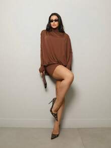High-Neck, Long-Sleeved Dress, Slim Fit, Elegant, Sensual, Chic. - 鏽棕色 - 查看 2