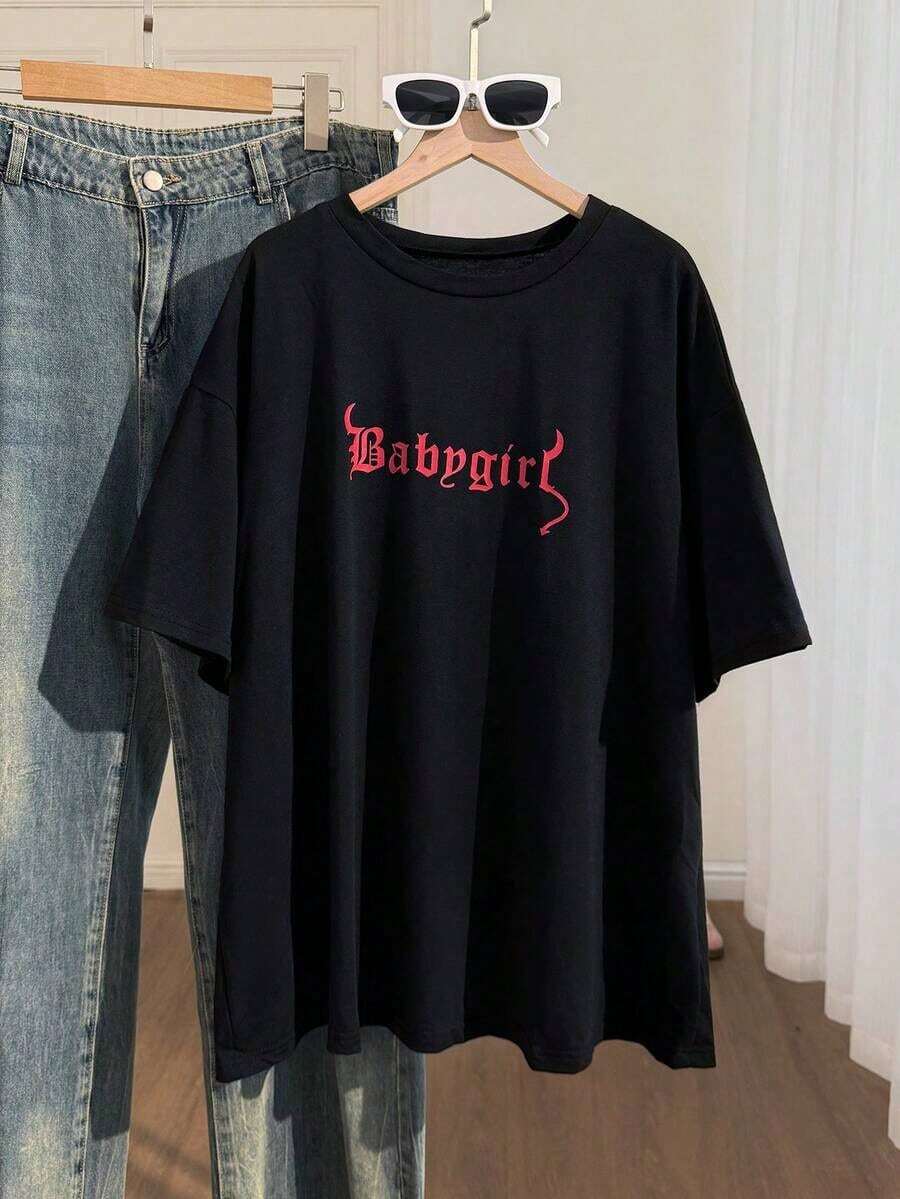Camiseta de hombros caídos con estampado de letra - Negro - Ver 1