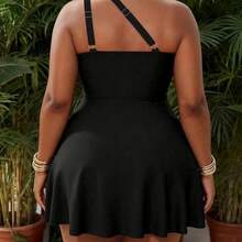 Slayr CURVE Plus Size Women's One-Piece Red Hollow-Out Minimalist Stylish One Piece Swimsuit, Suitable For Valentine's Day, Summer Beach Vacation - Rojo - Ver 3