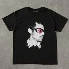 Harrtes Graphic Uni Tee, HS New Tour New Album Kiss All The Time Graphic T shirt, YK Concerlassic Top220g heavyweight 100% cotton T-shirt. Butterfly print. Unisex sizing. Round neck inspirational T-shirt. Cute and beautiful Y2K-inspired summer top, perfect for the outdoors, home, work, or street wear. Casual, loose-fitting everyday T-shirt. - Negro - Ver 1