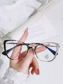 A Pair Of Cat-Eye Lacquered Bicolor Women's Everyday Glasses - Red Gold - View 4