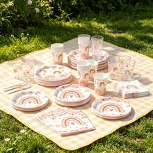 Kit de 50 piezas de vajilla desechable estilo boho chic con arcoíris pastel, platos, vasos y servilletas con hermosos estampados de rosas y corazones. Excelente opción para fiestas de cumpleaños de niñas, baby showers, despedidas de soltera y bodas bohemias, decoración y artículos esenciales perfectos para un ambiente romántico - Multicolor - Ver 5