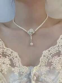 Bộ 4 món phong cách tối giản cổ điển gồm dây chuyền ngọc trai, nhẫn, bông tai và dây đeo xương đòn với thiết kế cánh hoa trà, phụ kiện đa năng dành cho bé gái. - trắng - Xem 4