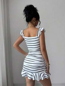 Vestido con volantes en el bajo y hombros descubiertos con estampado de lunares vintage, elegante y sexy vestido de verano con estampado floral pequeño y espalda descubierta al estilo francés - Blanco y Negro 2 - Ver 2