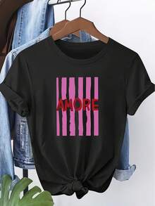 Women's Short-Sleeved T-Shirt, Modern With A Romantic Striped Print And The Word "AMORE," Round Neck, Machine Washable, Comfortable, Soft, And Breathable, Suitable For Spring, Summer, And Autumn. Unique, Fresh, Casual, And Fashionable, Ideal For Everyday Wear And For Work. A Simple And Versatile Garment Suitable For Various Occasions Such As Dates And Sports Activities. - 黑色 - 查看 7
