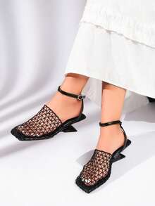 Giày sandal cao gót nữ mới năm 2026, sandal đế xuồng rỗng bằng lưới, sandal mũi vuông gót bất đối xứng dành cho nữ. - màu đen - Xem 1