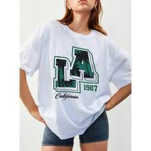 Camiseta de manga corta versátil de estilo retro europeo y americano para mujer, nueva camiseta de verano holgada con estampado estilo Hong Kong. - Negro - Ver 2