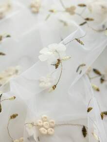 1pc White Flower Embroidered Mesh Table Runner, Cute Minimalist Style Polyester Table Cloth, Suitable For Living Room, Dining Room, Party, Home Decor, Room Decor, Tabletop Decor And Holiday Gift, Multiple Sizes Available, Suitable For All Seasons - White - View 6