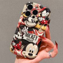 Funda de teléfono de Mickey Mouse de Disney, diseño oficial de personaje de Disney, Mickey de peluche vintage con estrellas rojas, cubierta protectora. Compatible con iPhone 17, 16, 15, 14, 13, 12, 11 Pro Series, con múltiples figuras de Mickey de estilo peluche con estrellas rojas sobre un fondo de impresión de periódico, perfecto para fans de Disney y amantes de Mickey para mostrar a su personaje favorito, ideal para regalos de cumpleaños, fiestas, aniversarios, graduaciones u ocasiones especiales para sorprender a familiares, amigos, compañeros de clase y seres queridos. - Blanco - Ver 4