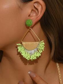 1 Pair Handmade Woven Raffia Green Fan-Shaped Earrings, Fresh Beach Style, Unique Geometric Raffia Pendant Earrings Suitable For Women's Daily, Vacation, And Party Wear - Green - View 3