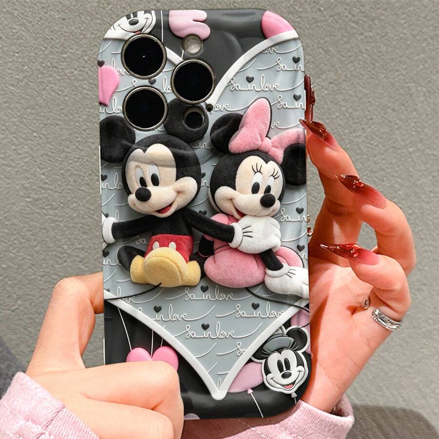 Disney Mickey And Minnie Mouse Phone Case, Official Disney Couple Character Design, Romantic Plush Mickey And Minnie In Love Heart Protective Cover. Compatible With IPhone 17, 16, 15, 14, 13, 12, 11 Pro Series, Featuring Plush-Style Mickey And Minnie Holding Hands On A Heart-Shaped Background With "In Love" Text, Perfect For Disney Fans And Couple Lovers To Showcase Their Favorite Characters, Ideal For Birthdays, Holidays, Anniversaries, Graduation Gifts, Or Any Special Occasion To Surprise Family, Friends, Classmates, And Loved Ones. - trắng - Xem 1