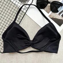 Sujetador tipo camiseta popular, sujetador deportivo sin espalda con tirantes finos para mujer, con soporte ligero, top corto para gimnasio, sujetador de yoga sin costuras con almohadilla plisada, primavera - Negro - Ver 1