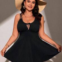 Swim Lushore Plus Size Women Summer Solid Color Front Tie Spaghetti Strap Tankini Beach Dress With Shorts Set - Verde Oscuro - Ver 5