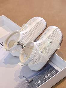 1 đôi sandal lưới buộc nơ đính ngọc trai cho bé gái, kiểu dáng thanh lịch Pháp, phù hợp cho trẻ mới biết đi và trẻ nhỏ mặc hàng ngày vào mùa hè. - Màu be - Xem 6