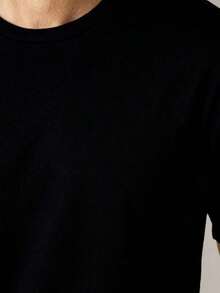Soft, Skin-Friendly Cotton T-Shirt . Black Short-Sleeve T-Shirt With Dog Print And "I'M HUNGRY BOSS" Text For Everyday Wear, Social Occasions, And Casual Seasons. Classic Crew Neck Design, Lightweight, Comfortable, And Sweat-Wicking. Fun Holiday Gift. - 黑色 - 查看 4