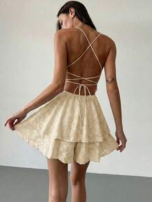 Mono de mujer con diseño de lazo en la espalda y volantes en el bajo - Blanco - Ver 6