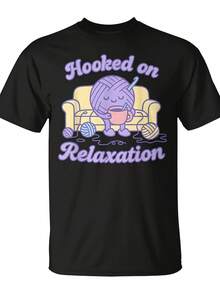 Camiseta "Hooked On Relaxation" para amantes del hilo de croché ting Monsterry2026 de talla grande, camiseta de ajuste casual y cómodo, tela duradera, atuendo diario, diseño clásico, material suave, camiseta estampada, ropa para adultos, regalos de festividades - Negro - Ver 6