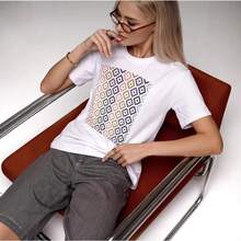 Camiseta de mujer versátil de estilo juvenil y casual, estampada, de manga corta, corte holgado, estilo europeo y americano, estilo Hong Kong, 100% algodón, vintage. - Negro - Ver 3