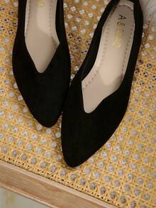 Zapatos planos de estilo slip-on de nueva moda para primavera/otoño, de color negro y ajuste ancho, tallas grandes de la UE 36-43, cómodos para uso casual diario, sencillos y ligeros, adecuados para pies anchos, con puntera puntiaguda, regalo del Día de la Madre - Negro - Ver 8