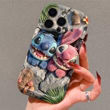 Disney Stitch And Angel Phone Case, Official Disney Lilo & Stitch Character Design, Cute Plush Stitch And Angel Hiding In Hawaiian Stone Hole Protective Cover. Compatible With IPhone 17, 16, 15, 14, 13, 12, 11 Pro Series, Featuring Plush-Style Stitch And Angel Peeking Out From A Stone Hole With Tropical Decorations, Perfect For Disney Fans And Couple Lovers To Showcase Their Favorite Characters, Ideal For Birthdays, Holidays, Anniversaries, Graduation Gifts, Or Any Special Occasion To Surprise Family, Friends, Classmates, And Loved Ones. - 白色 - 查看 4
