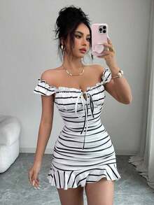 Vestido con volantes en el bajo y hombros descubiertos con estampado de lunares vintage, elegante y sexy vestido de verano con estampado floral pequeño y espalda descubierta al estilo francés - Blanco y Negro 2 - Ver 7