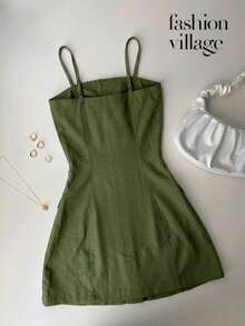 Tailored, Sensorial Short Jumpsuit With Front Buttons And Utility Pockets – Marrante Collection 2026 - Green - View 3