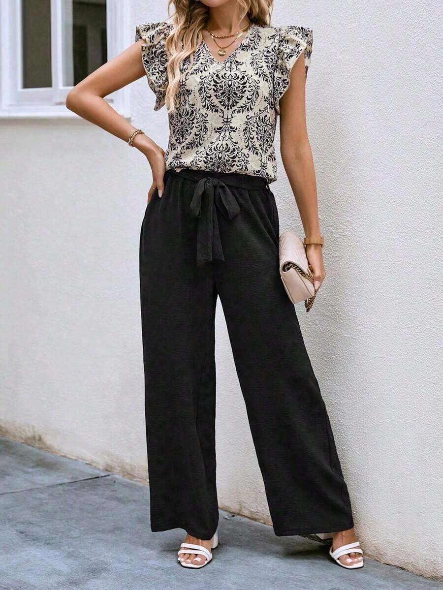 2 piezas Conjunto casual de vacaciones con blusa de mangas de casquillo con cuello en V con estampado floral y pantalones de pierna ancha para mujer - Negro - Ver 1