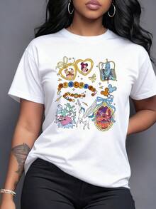 Winged Among Mythological Symbols That Evoke Strength, Courage And Adventure On A Dark Background. Women's T-Shirt With A Unique Print And Modern Artistic Touch. - 白色 - 查看 6
