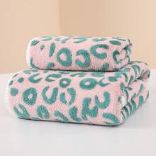 1pc Coral Fleece Jacquard Leopard Print Towel/Bath Towel, Super Absorbent, Non-Shedding, Soft & Skin-Friendly, Hanging Design, Ideal Bathroom Accessory, Multiple Colors Available - Multicolor - View 2