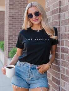 Una camiseta de mujer con estampado de letras y diseño de LOS ANGELES - Negro - Ver 2