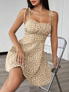 Vestido mini con tirantes de espagueti y estampado floral ditsy con lazo - Caqui - Ver 3